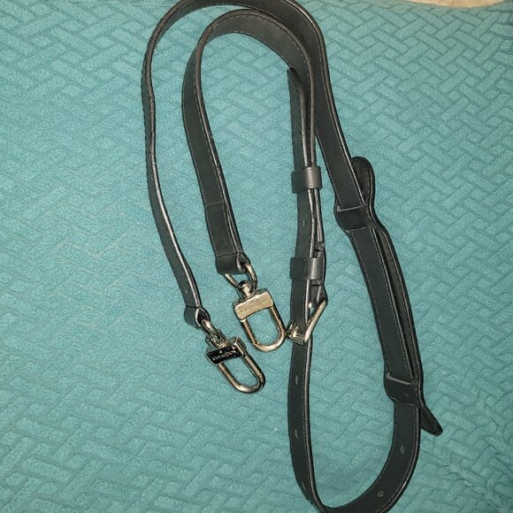 LOUIS VUITTON LARGE/THICK/ BAG CROSSBODY/SHOULDER STRAP 47.5 INCHES - Picture 3 of 13